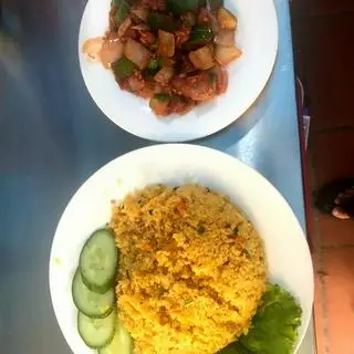 Hình ảnh Cơm chiên bò lúc lắc
