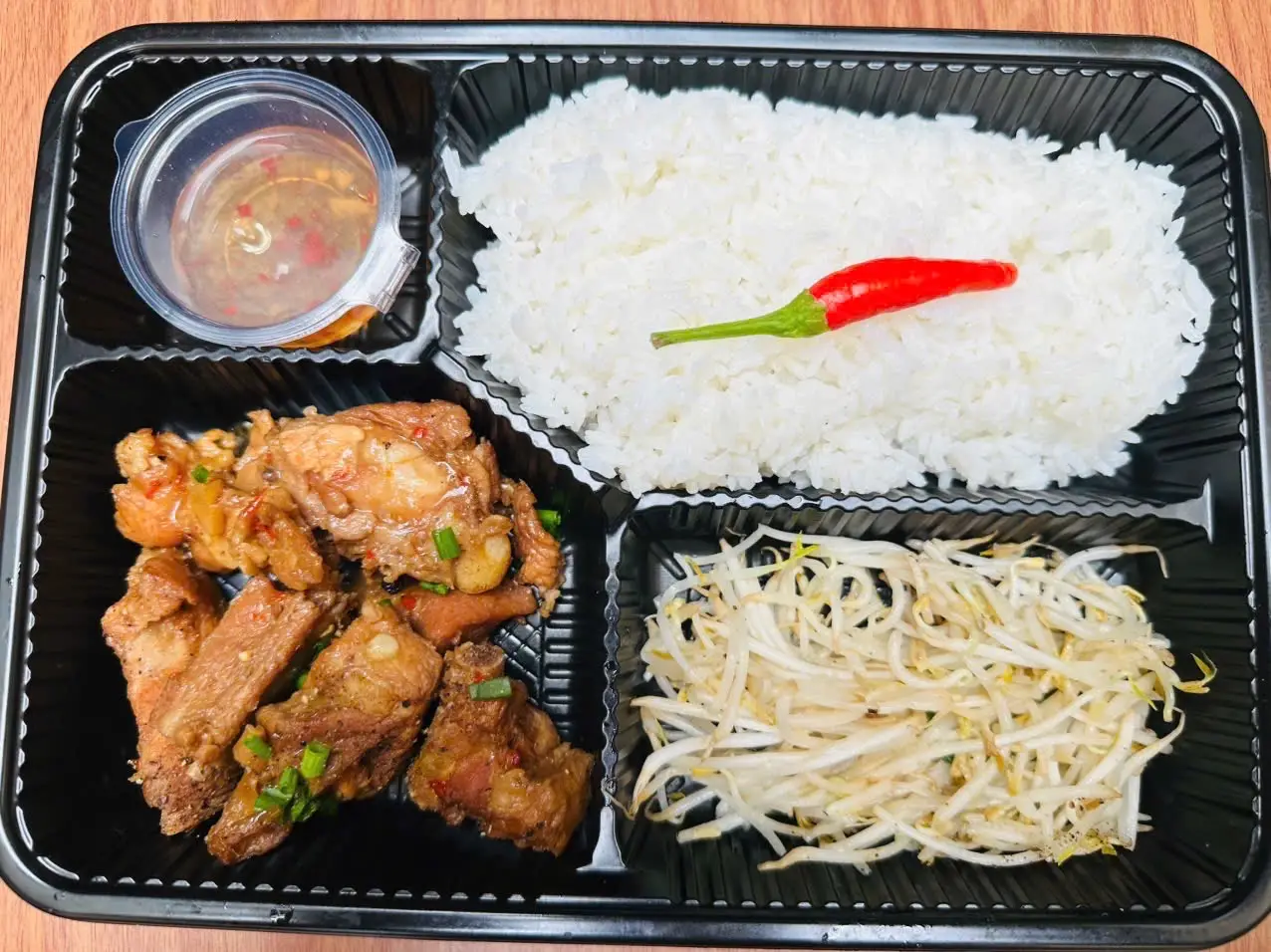 Hình ảnh Cơm Sườn Ram Mặn