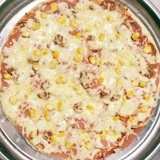 Hình ảnh Pizza xúc xích, bò, ngô size 16cm