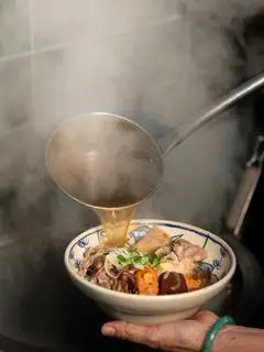 Hình ảnh Bún bò Huế giò 