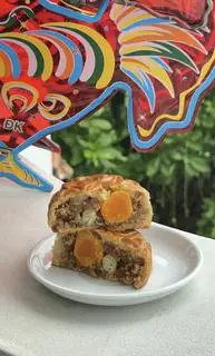 Hình ảnh Bánh Nướng Thập Cẩm Trứng Muối 