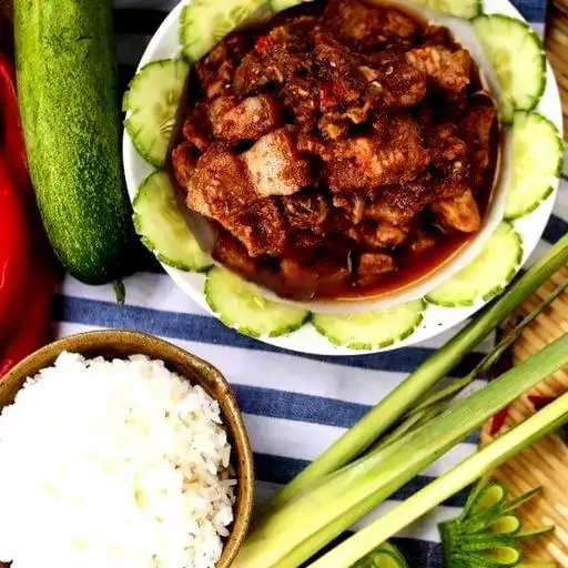 Hình ảnh cơm Thit kho mắm ruốc