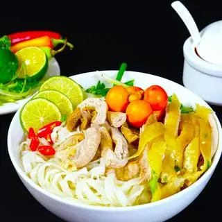 Hình ảnh Phở gà + tràng trứng
