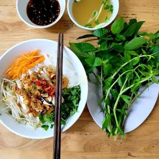 Hình ảnh Miến gà đùi trộn