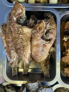 Hình ảnh Cơm cá biển chiên