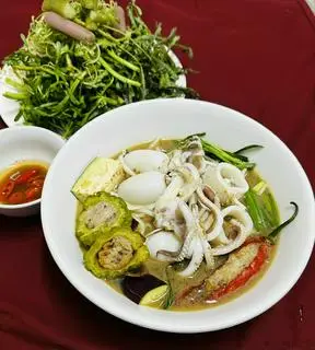 Hình ảnh Bún mắm nấu mực