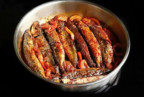Hình ảnh Cơm Cá Nục Kho Cà 