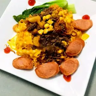 Hình ảnh Mì trộn xúc xích - bò - phomai