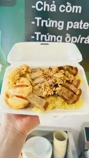 Hình ảnh xôi vàng.thịt. chả.trứng ốp 