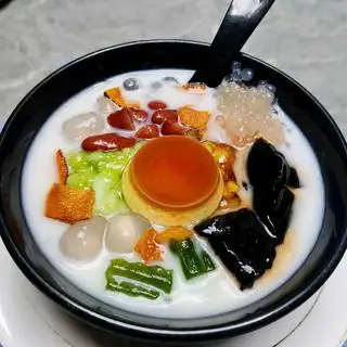 Hình ảnh Chè thập cẩm caramen