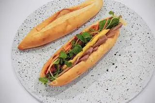 Hình ảnh BÁNH MÌ CHẢ TRỨNG 
