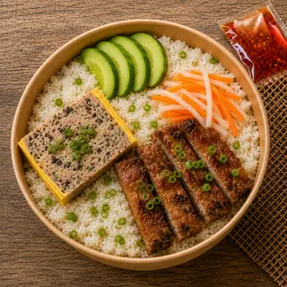 Hình ảnh Cơm Tấm Sườn Chả + Canh