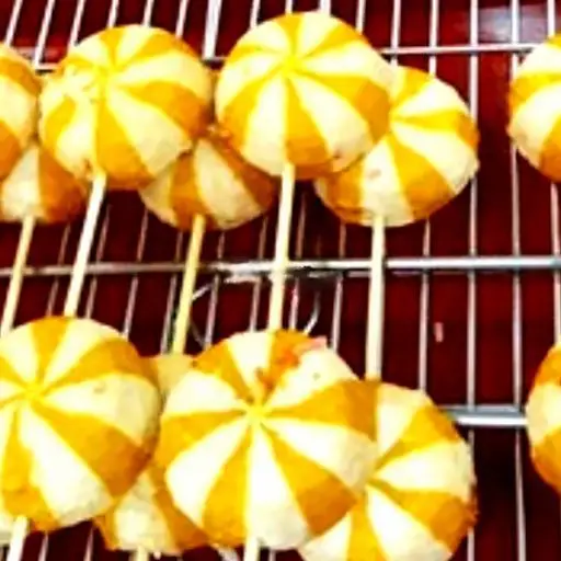 Hình ảnh Viên bánh bao nhân mực bông cải xanh - 1 xiên 2 viên
