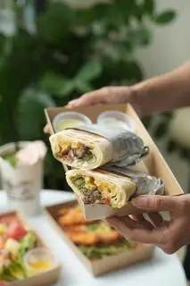 Hình ảnh Crispy prawns wrap