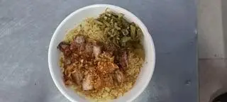 Hình ảnh cơm ba rọi sốt mắm tỏi