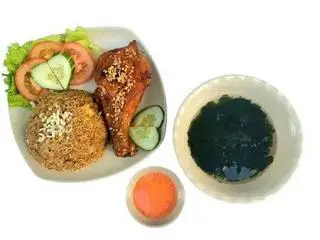 Hình ảnh cơm gà mắm bơ tỏi 
