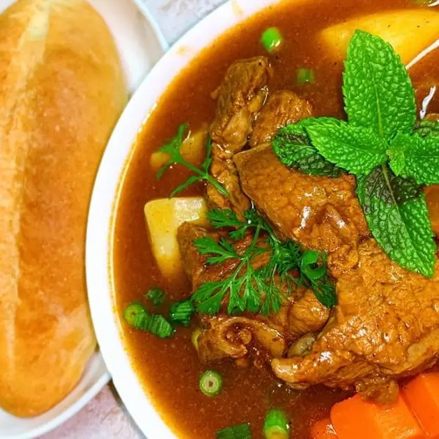 Hình ảnh Bánh mỳ sốt vang