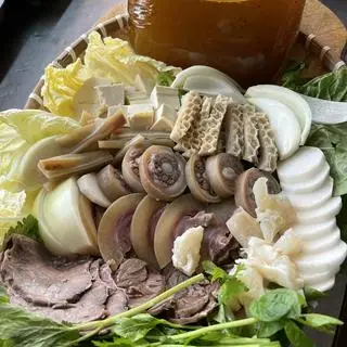 Hình ảnh Lẩu Bò Siêu To Khổng Lồ 