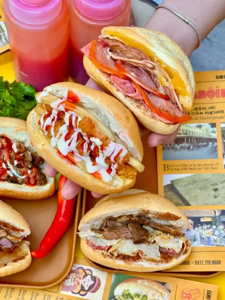 Hình ảnh Bánh mì Sài Gòn bò khô