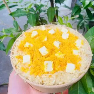 Hình ảnh Bông lan trứng muối nhuyễn, phô mai viên (tô) size 14cm