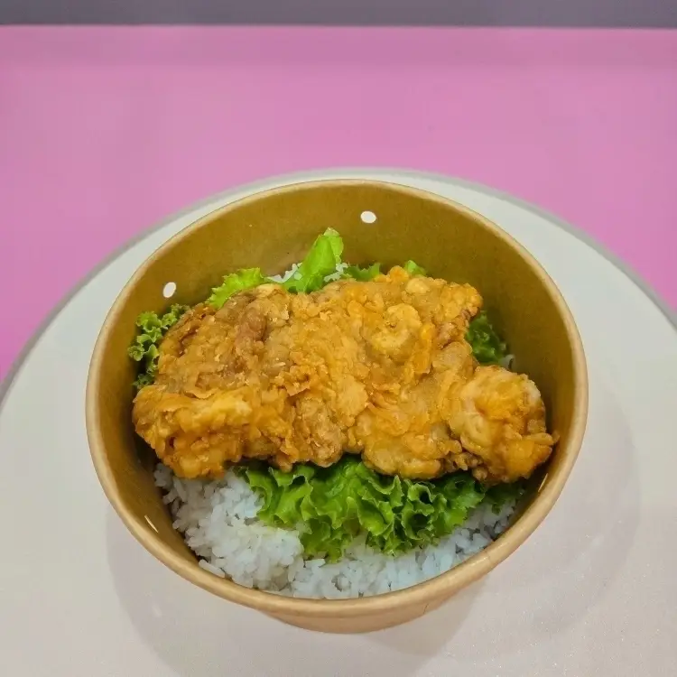Hình ảnh Cơm Gà Rán Vị BBQ HQ