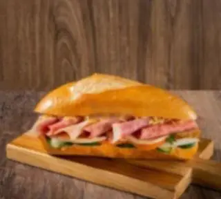 Hình ảnh Bánh Mì Thịt Chả Lớn