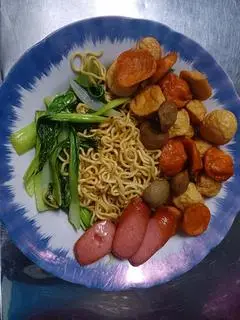 Hình ảnh mì xào cá viên chiên fun topinh