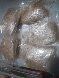 Hình ảnh Bánh Tráng  miếng  vị  tỏi  phi rong biển 