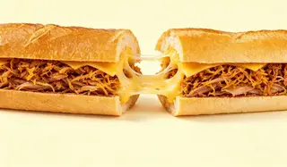 Hình ảnh Bánh mì que phô mai kéo sợi