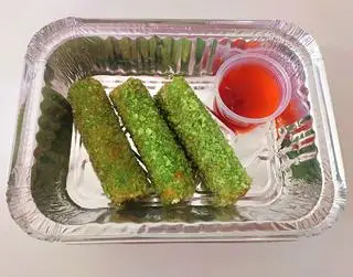 Hình ảnh Phô mai que cốm xanh 