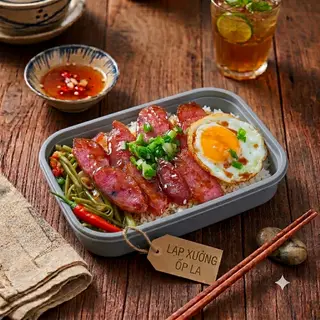 Hình ảnh cơm tấm lạp xưởng-ốp la