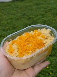 Hình ảnh Bánh bông lan trứng muối truyền thống size M