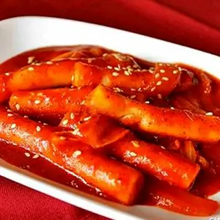 Hình ảnh Tokbokki sốt cay hàn quốc
