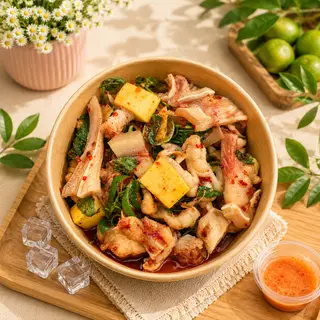 Hình ảnh chân gà mix tai heo sốt Thái ( vừa)