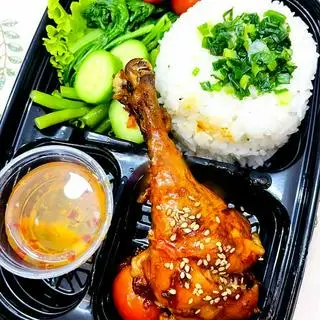 Hình ảnh Cơm gà nướng mắm tỏi 