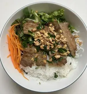 Hình ảnh Tô Bún Thịt Heo Nướng 