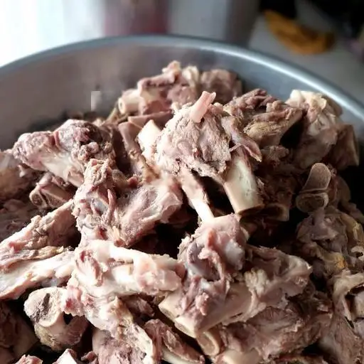 Hình ảnh Lẩu Xí Quách nhỏ ( 2 xương ống chặt làm 4 ))
