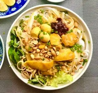 Hình ảnh Mì quảng gà ta