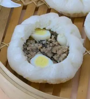 Hình ảnh Bánh bao thập cẩm trứng cút
