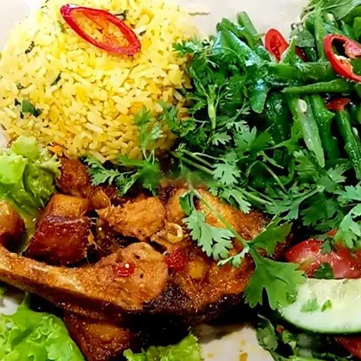 Hình ảnh Cơm tấm cá basa kho tộ đặc biệt