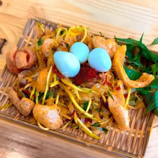 Hình ảnh Bánh tráng trộn da heo