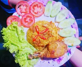 Hình ảnh Cơm đùi Gà Xối Mỡ