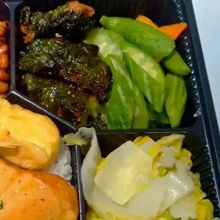 Hình ảnh Cơm Nem Mix Chả Lá Lốt 