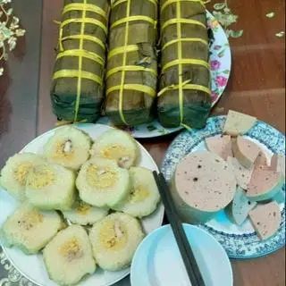 Hình ảnh Bánh tét nhân đậu thịt mỡ