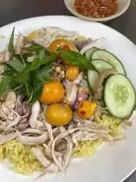 Hình ảnh Cơm Gà Thịt Trứng Non