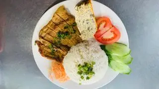 Hình ảnh Cơm tấm sườn chả