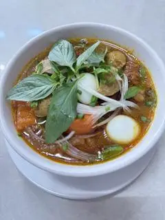 Hình ảnh Bún bò kho thập cẩm (full topping)