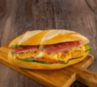 Hình ảnh Bánh Mì Trứng Xúc Xích