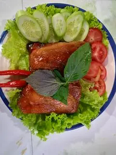 Hình ảnh 2 má gà không cơm