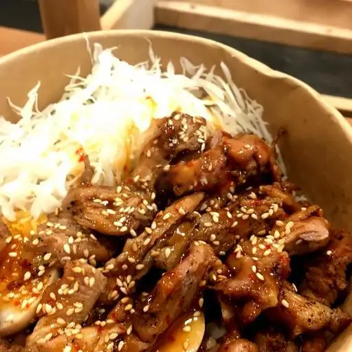 Hình ảnh Cơm thịt gà nướngー鳥モモ丼